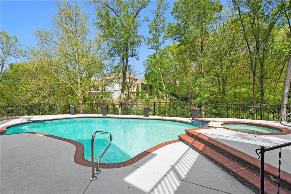 11305 Canterbury Court — photo 59