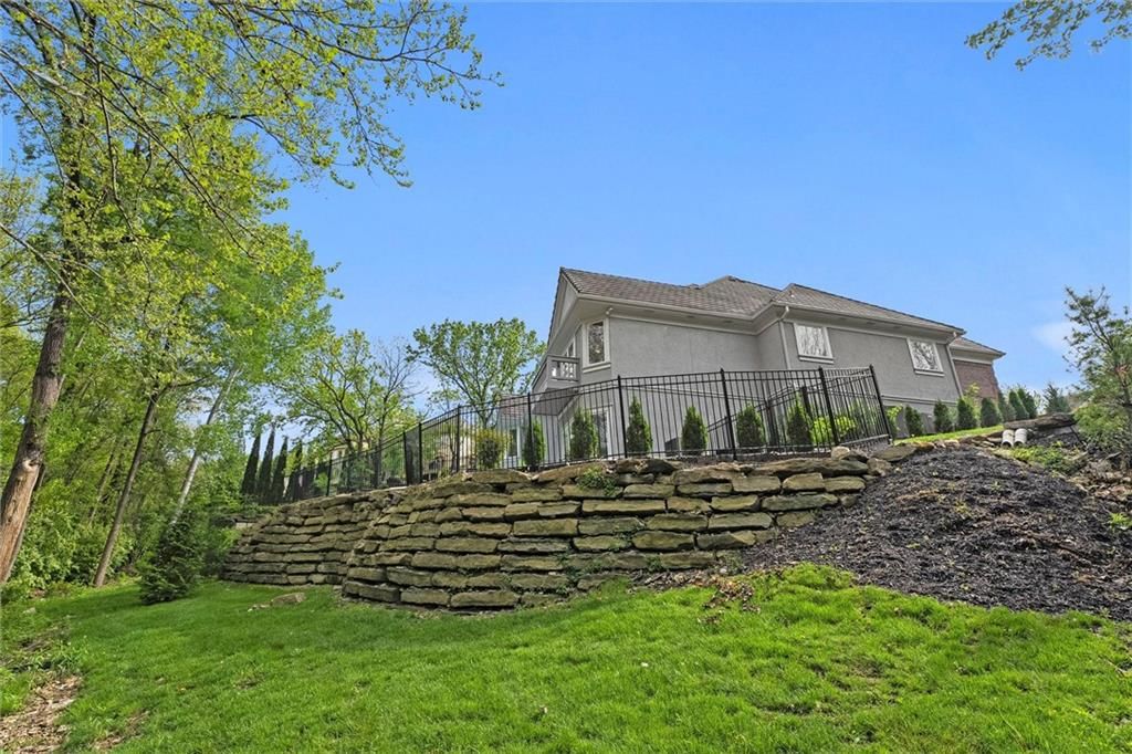 11305 Canterbury Court — photo 64