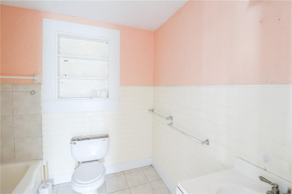 610 S Vine Street — photo 12
