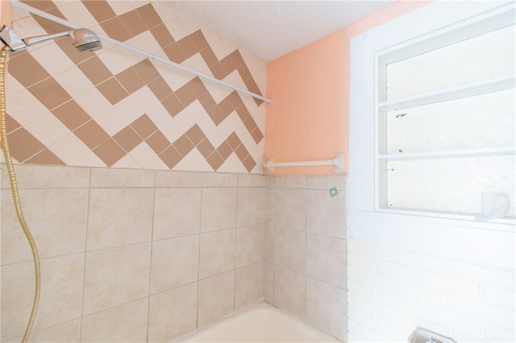 610 S Vine Street — photo 14