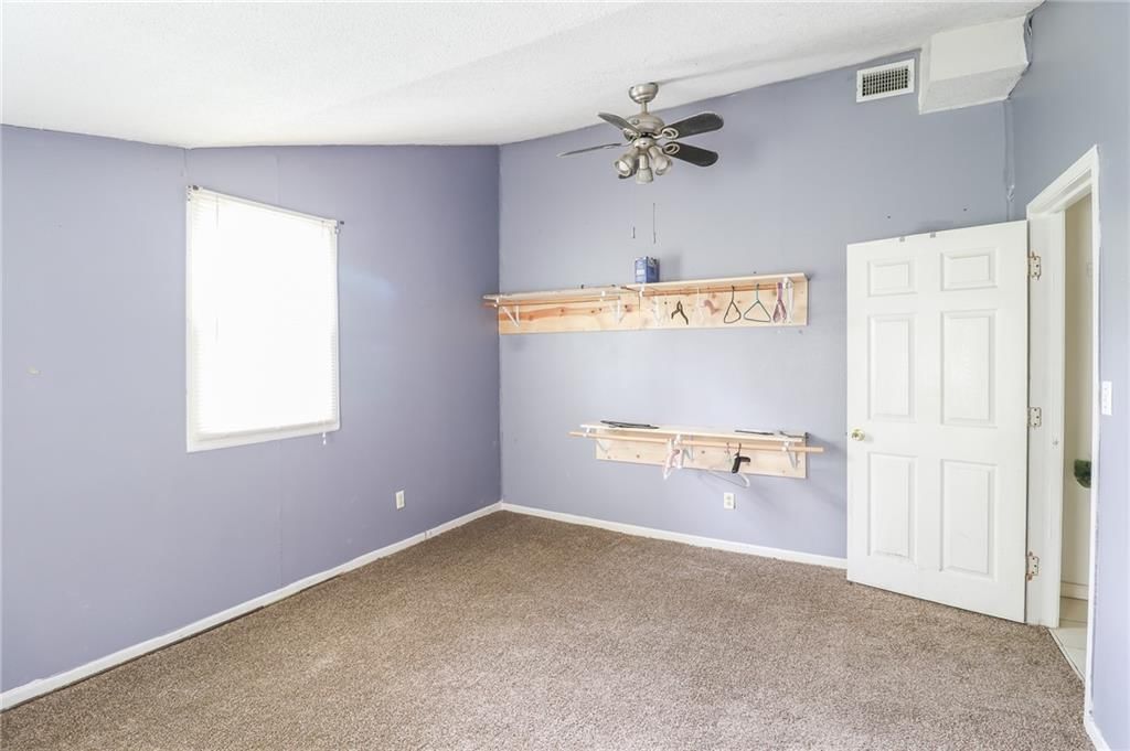 610 S Vine Street — photo 18