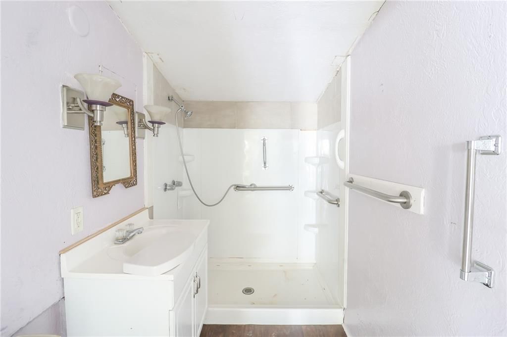 610 S Vine Street — photo 19