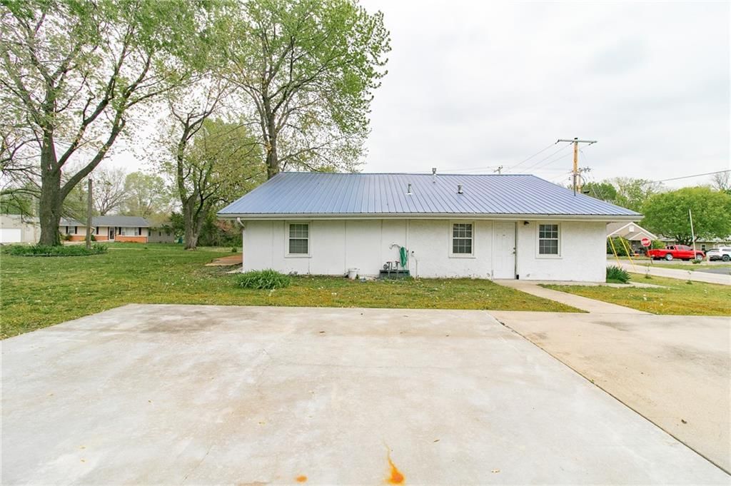 610 S Vine Street — photo 21