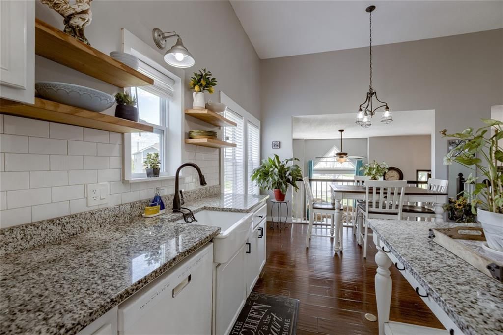 21900 Surry N/A — photo 14