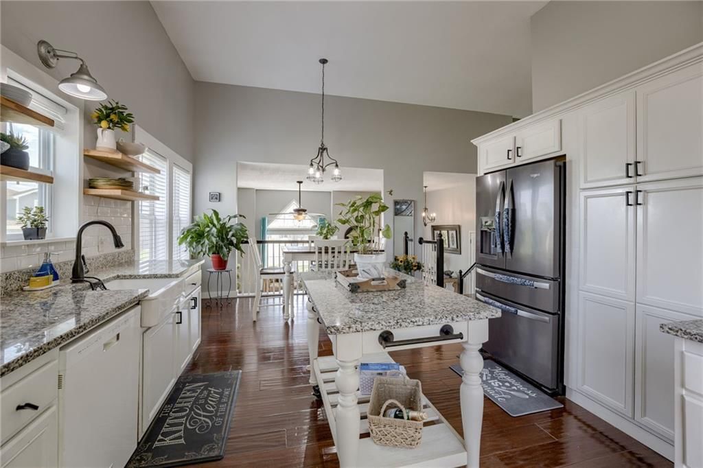 21900 Surry N/A — photo 15