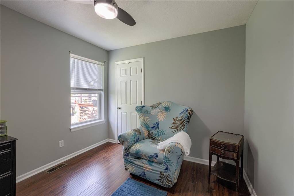 21900 Surry N/A — photo 24