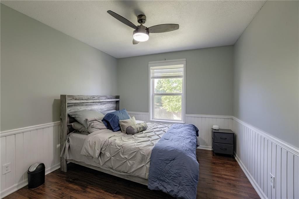 21900 Surry N/A — photo 27