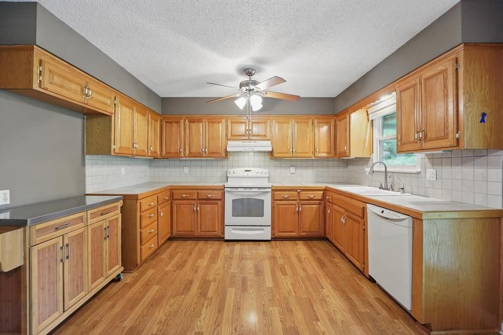 6240 OAK GROVE Road — photo 5