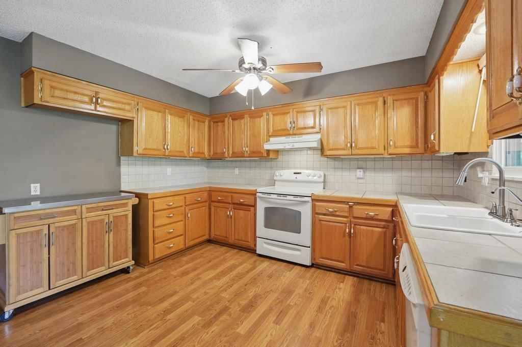 6240 OAK GROVE Road — photo 7