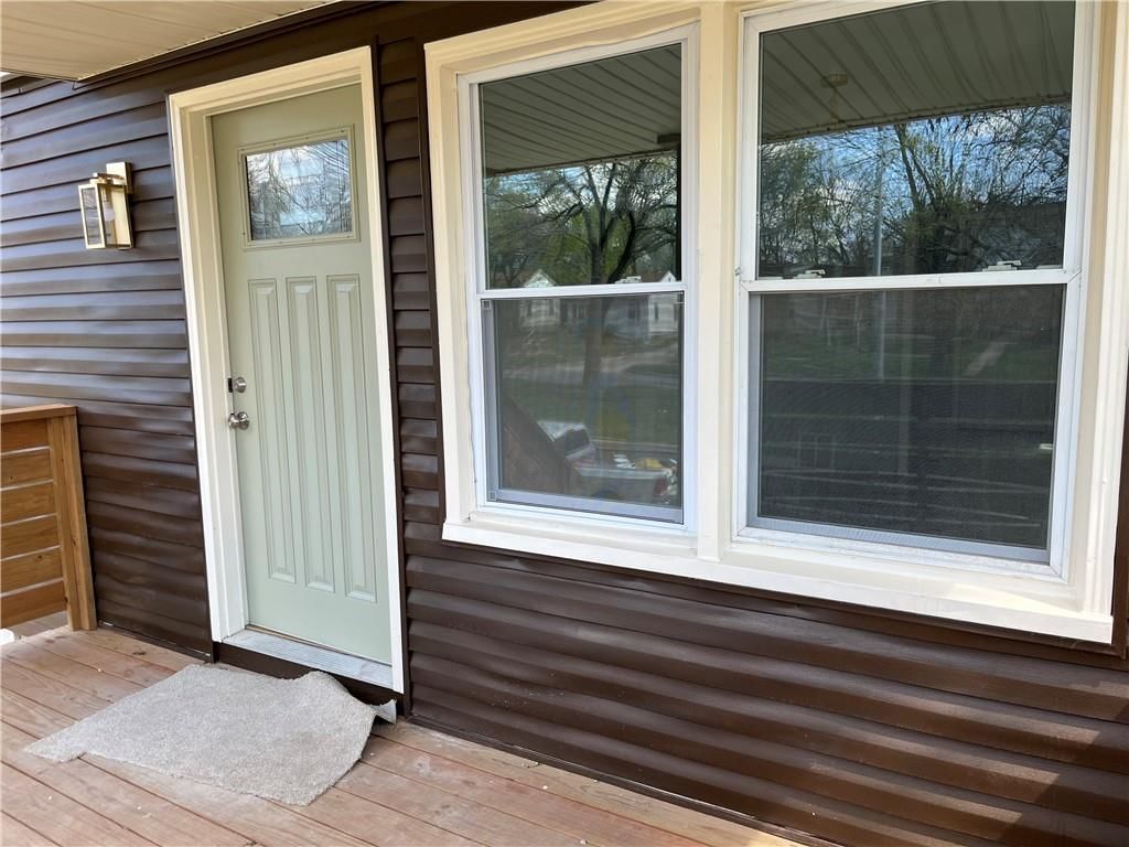 2831 Van Brunt Boulevard — photo 3