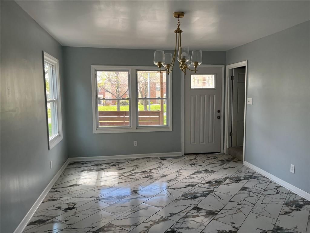 2831 Van Brunt Boulevard — photo 4