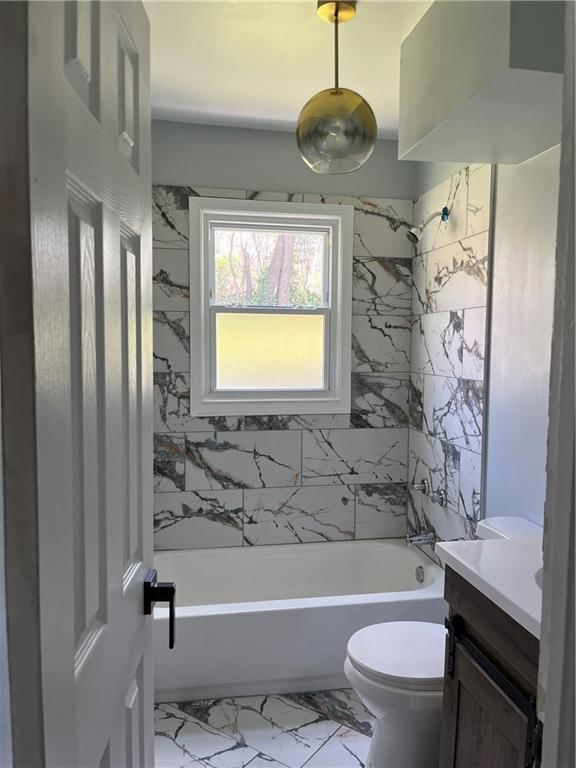 2831 Van Brunt Boulevard — photo 12