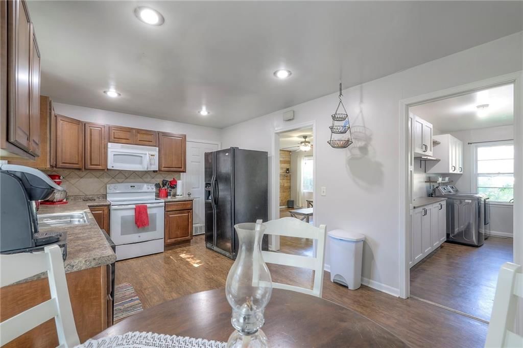 1300 Sanders Street — photo 11