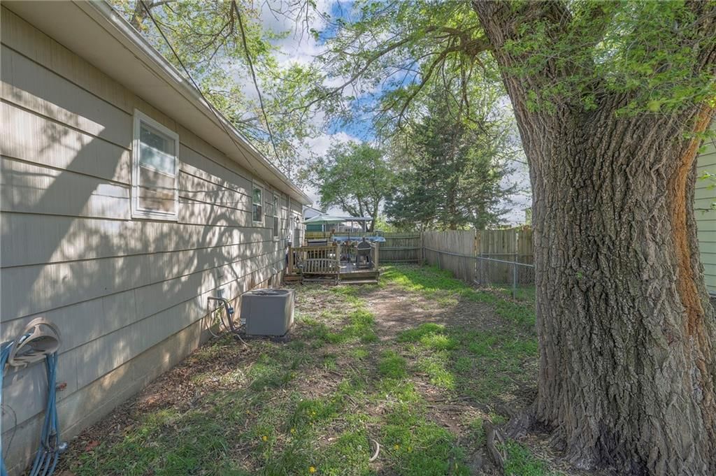 1300 Sanders Street — photo 23