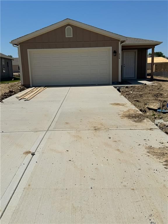 426 Park Hill Drive, Tonganoxie, KS