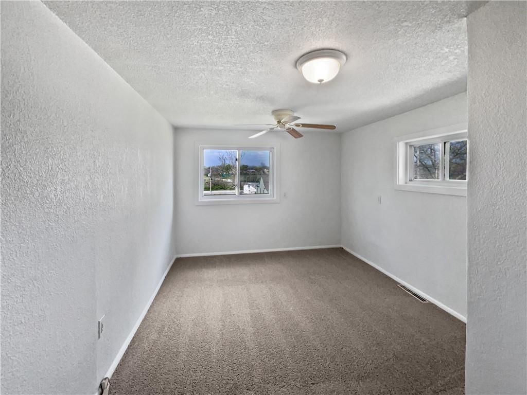 4452 N Jackson Avenue — photo 5