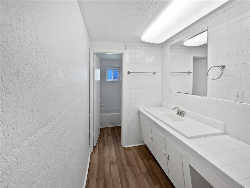 4452 N Jackson Avenue — photo 7