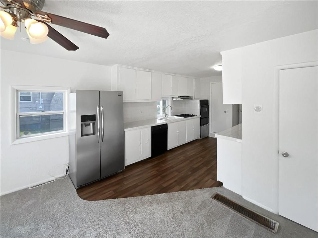 4452 N Jackson Avenue — photo 9
