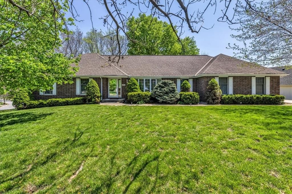 6323 Ridgeway Avenue — photo 1