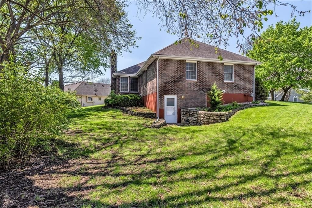 6323 Ridgeway Avenue — photo 4
