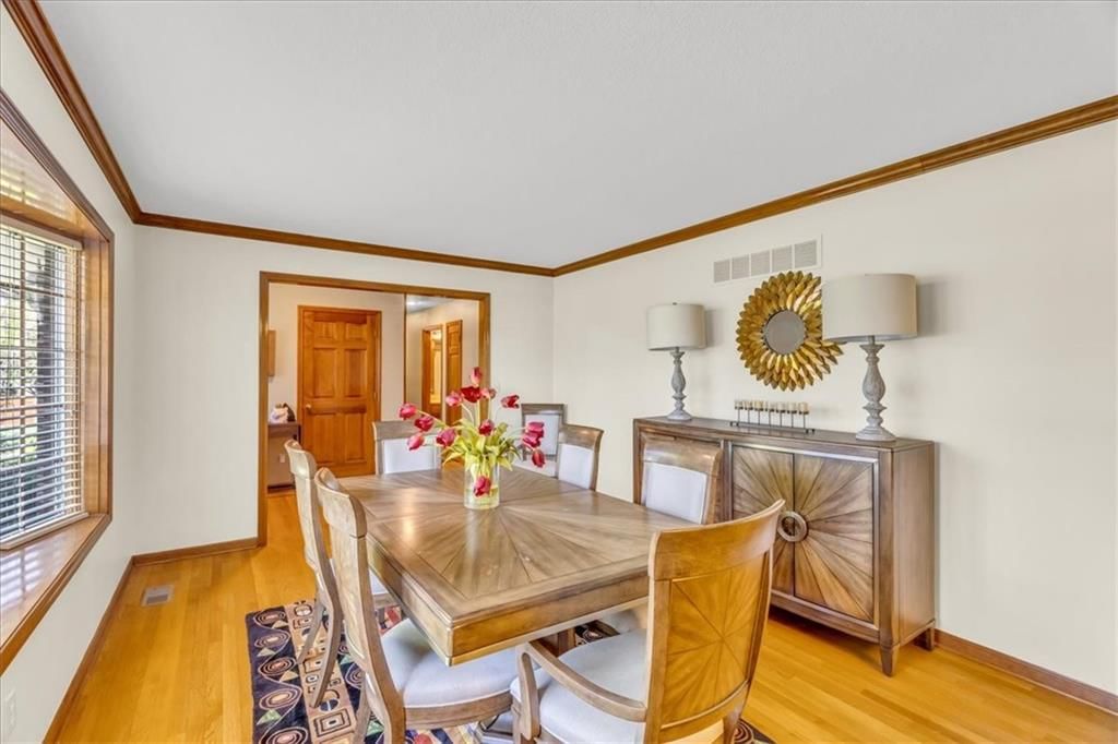 6323 Ridgeway Avenue — photo 8