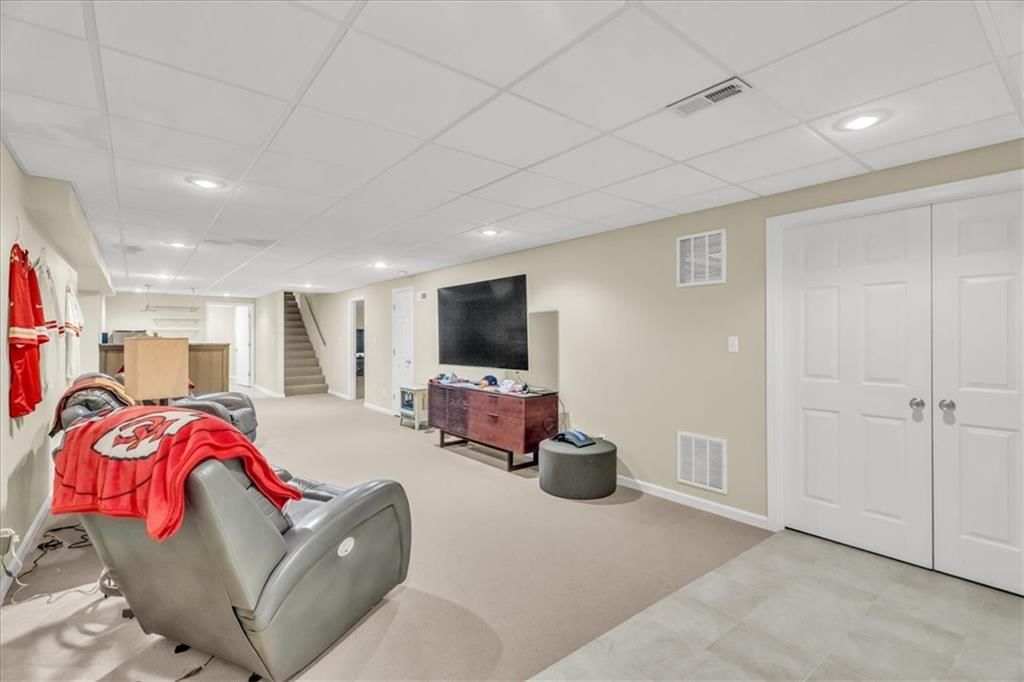 6323 Ridgeway Avenue — photo 26