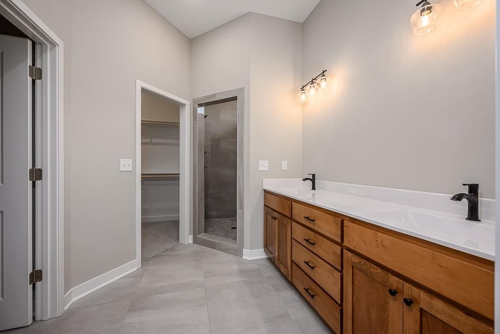 Photo 11 of 26 - 1714 N 162nd Circle