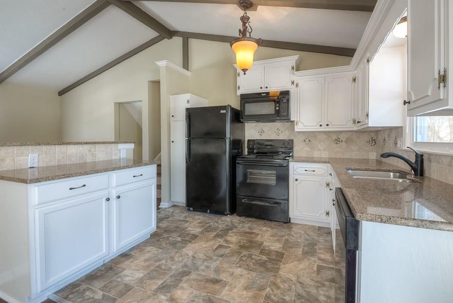 603 NE Green Street — photo 9