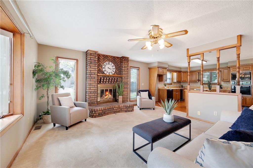 1521 Country Club Drive — photo 5