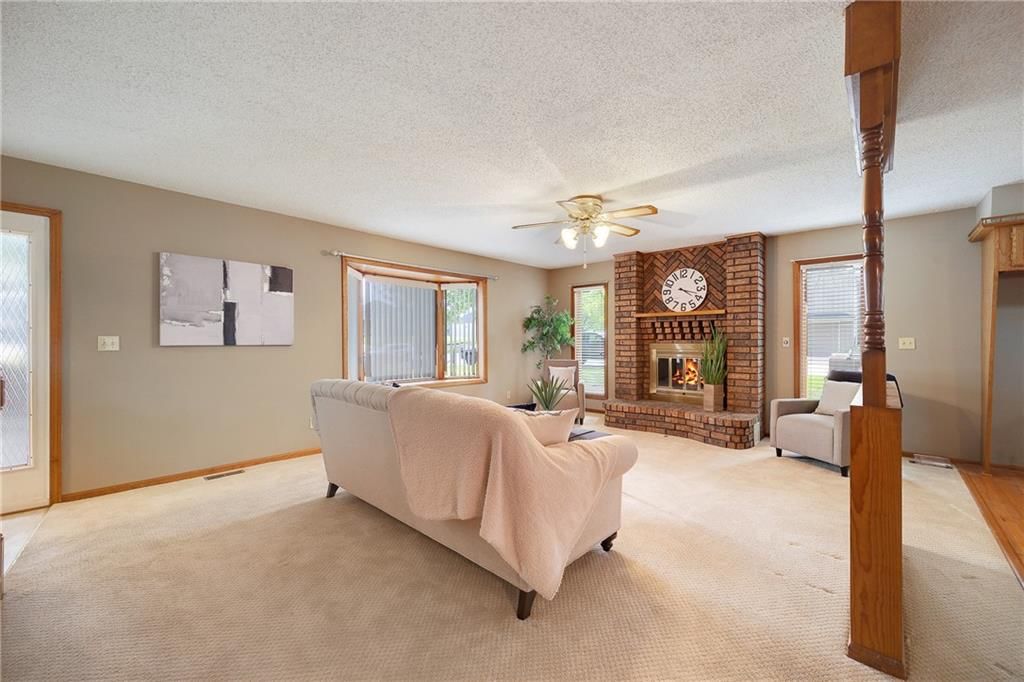 1521 Country Club Drive — photo 8