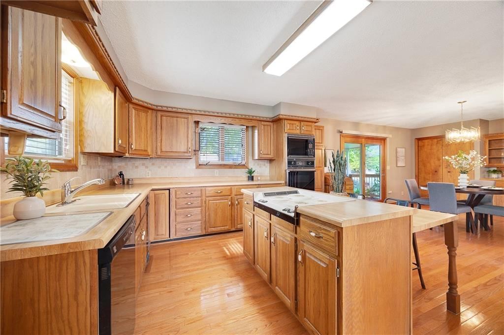 1521 Country Club Drive — photo 11