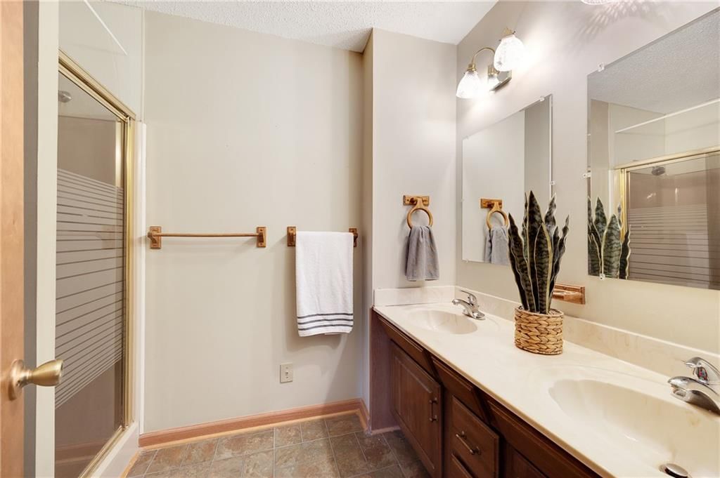 1521 Country Club Drive — photo 16