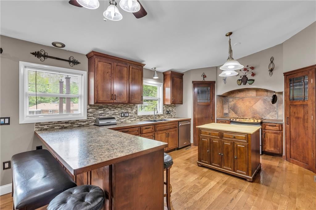 10912 Elmwood Drive — photo 13