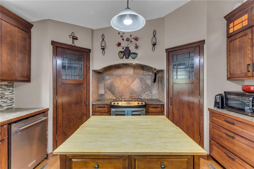 10912 Elmwood Drive — photo 14