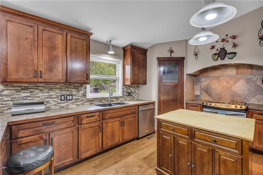 10912 Elmwood Drive — photo 15