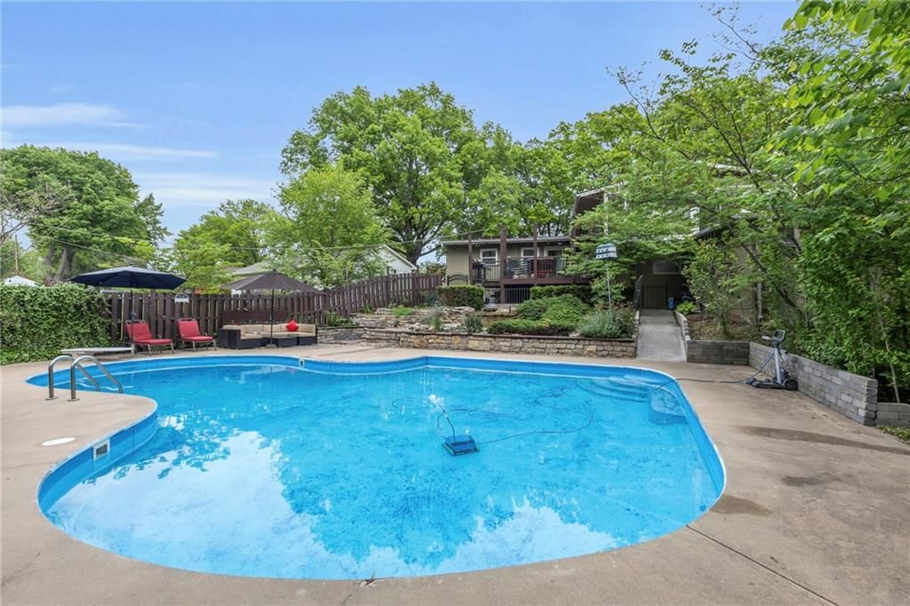 10912 Elmwood Drive — photo 42