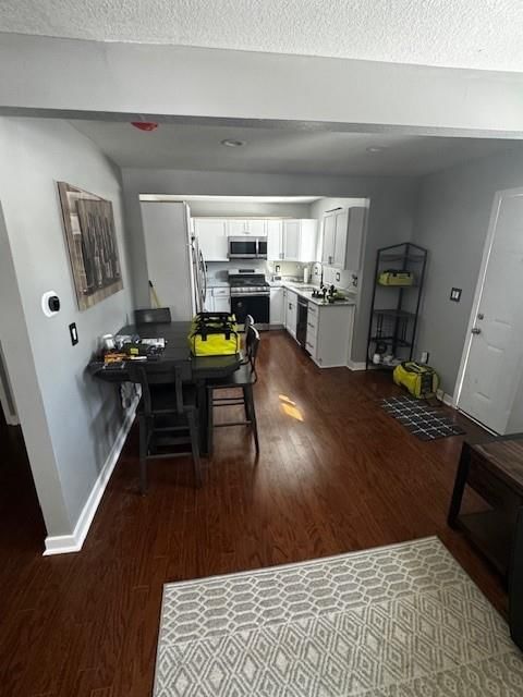 4048 E 68th Terrace — photo 3