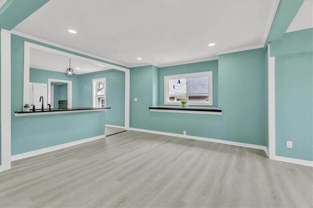Photo 7 of 22 - 2723 Kimball Avenue