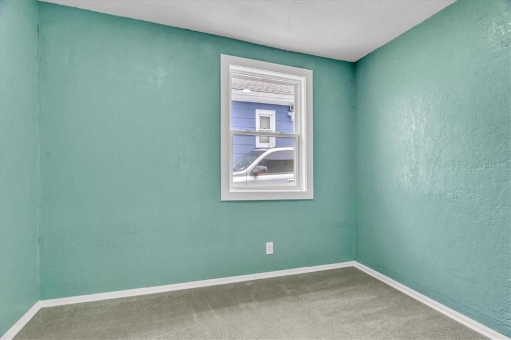 Photo 9 of 22 - 2723 Kimball Avenue