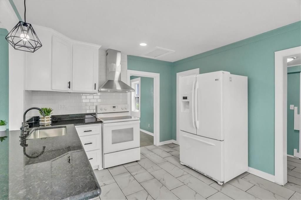 Photo 11 of 22 - 2723 Kimball Avenue