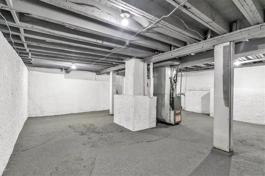 Photo 17 of 22 - 2723 Kimball Avenue
