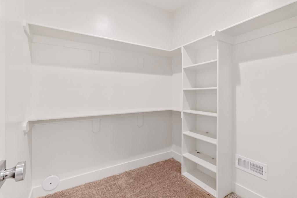 1811 Halls Creek Avenue — photo 41