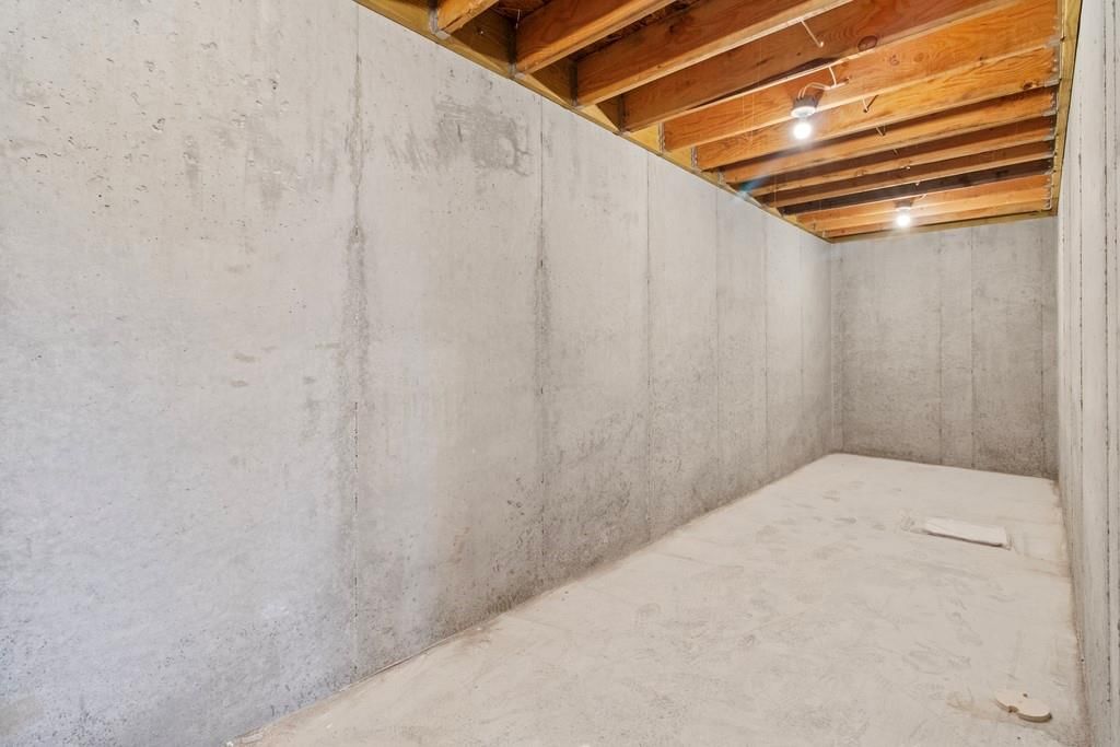 1811 Halls Creek Avenue — photo 46
