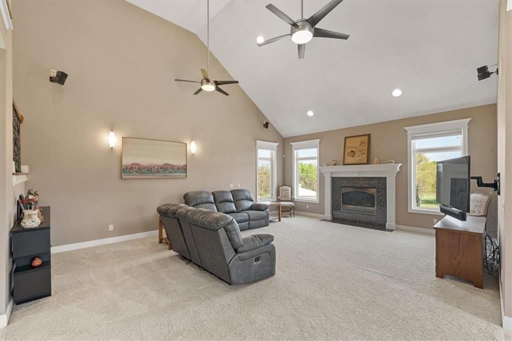 1111 N CAMPBELL Street — photo 12