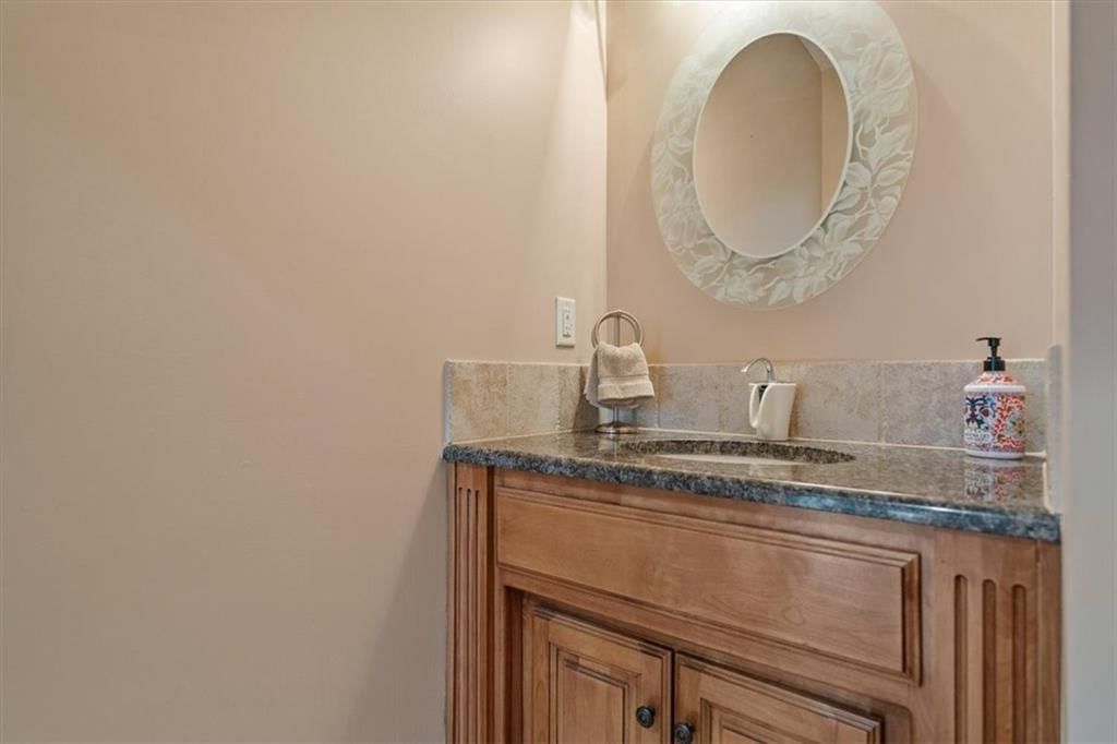 1111 N CAMPBELL Street — photo 18