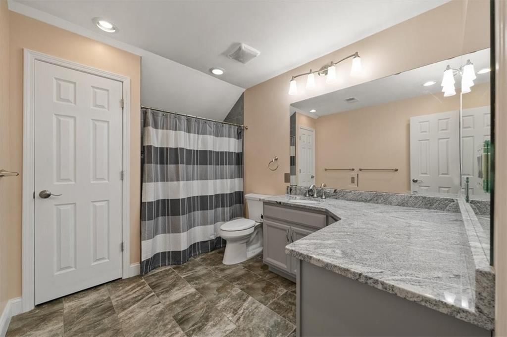 1111 N CAMPBELL Street — photo 30