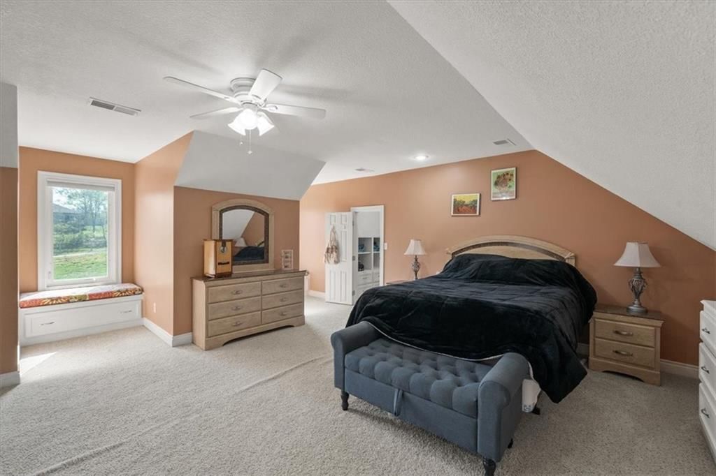 1111 N CAMPBELL Street — photo 32