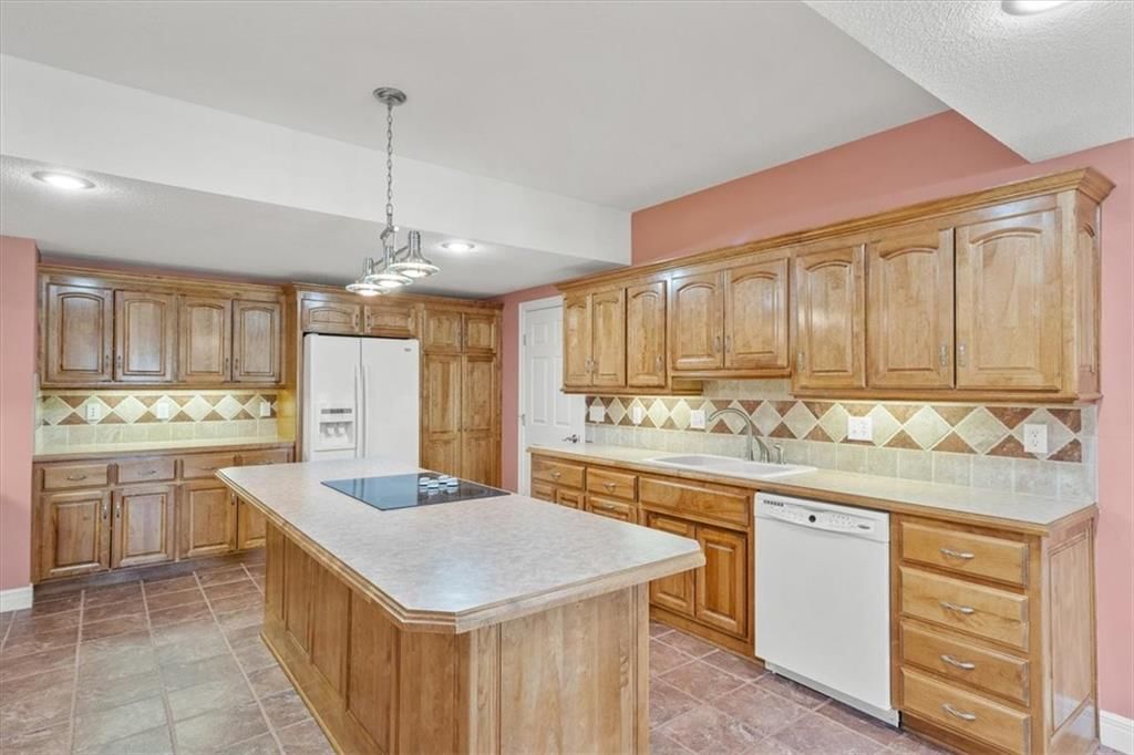 1111 N CAMPBELL Street — photo 33