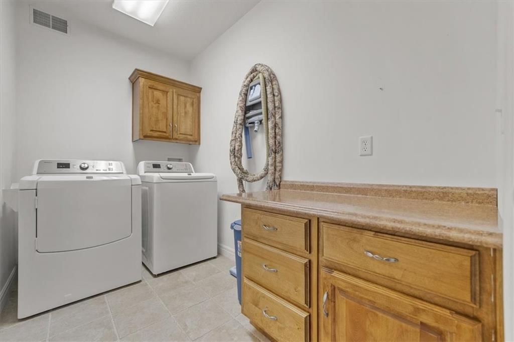 1111 N CAMPBELL Street — photo 40