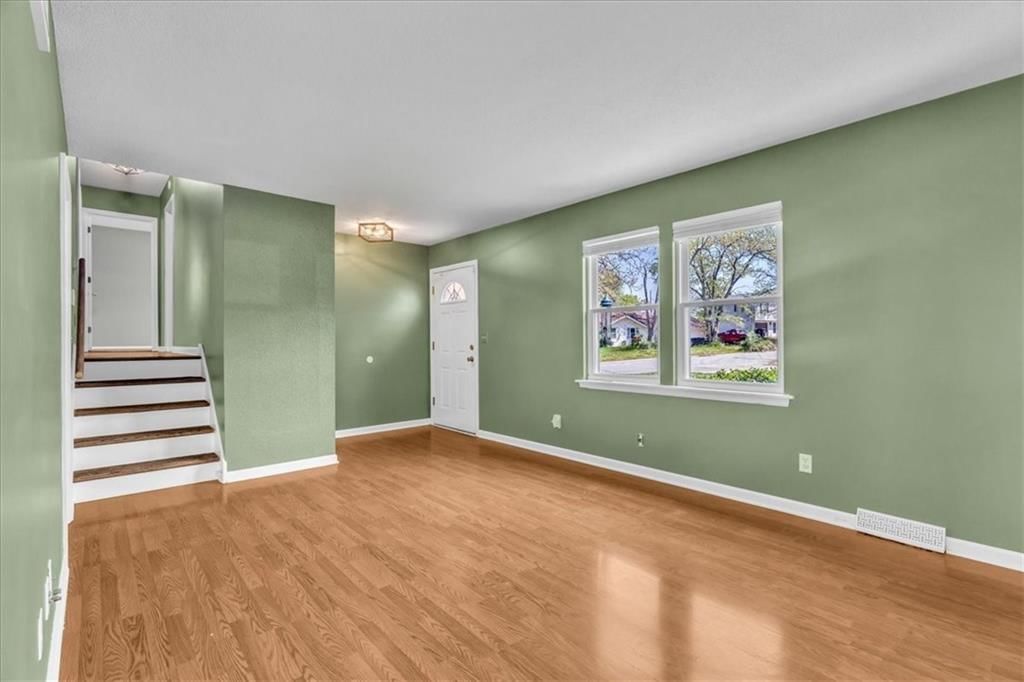 510 NE RICHARDSON Place — photo 5